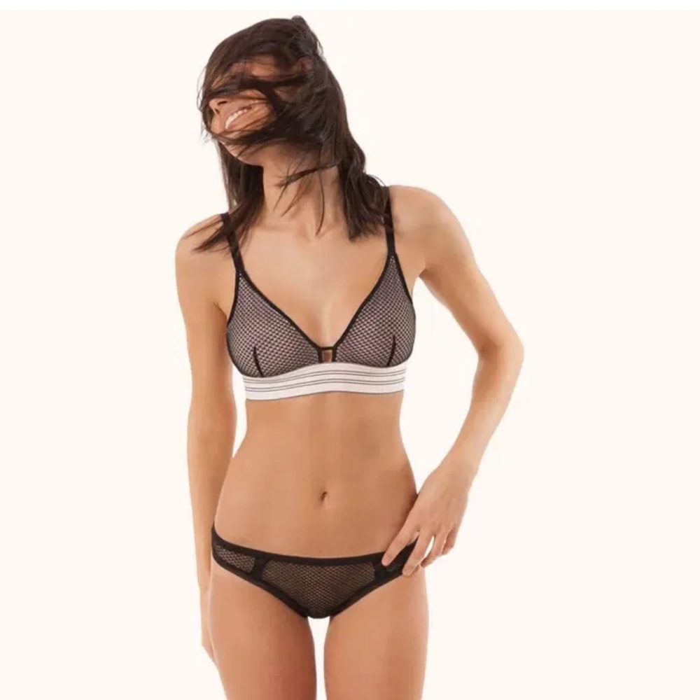 Lively The Deep V Wireless Bra Mesh Plunge Grey Black.  Size medium.